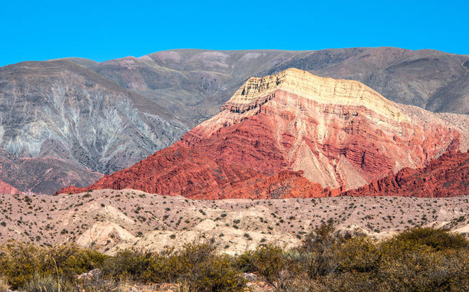 Đây là một thung lũng hẹp thuộc tỉnh Jujuy, tây bắc Argentina, được bao quanh bởi các dãy núi cao chót vót và vượt qua ngọn Rio Grande. Năm 2003, thung lũng này được công nhận là Di sản thế giới do sự nổi bật về cảnh quan, đặc trưng bởi những ngọn đồi nhiều màu sắc và có sự hiện diện của con người hơn 10.000 năm.
